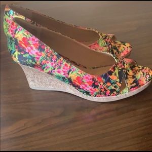 Colorful Statement heels 👠